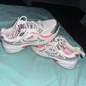 Avia Women's Pink and White Sneakers 🩷🤍